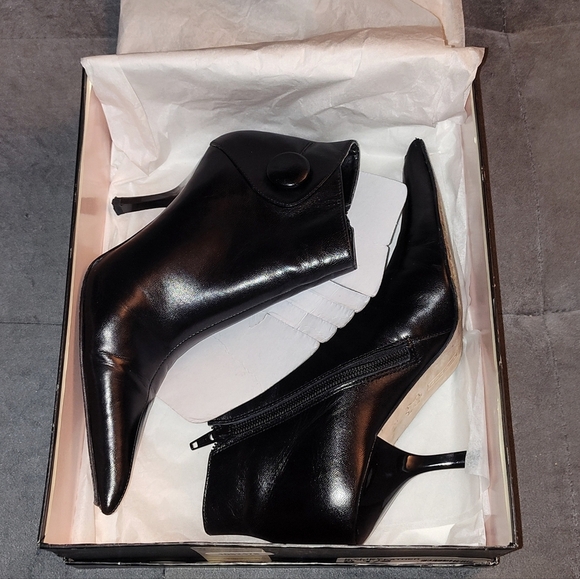 EUC STEVEN BY STEVE MADDEN KYLIEE BLACK LEATHER ANKLE BOOTS 3" HEELS SIDE ZIP 6½ - Picture 2 of 12